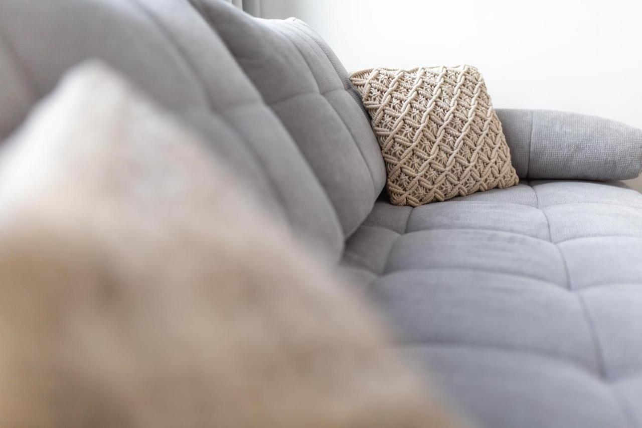 Koje Eins I Grosses Apartment Mit 2 Schlafzimmern เบรเมอร์ฮาเฟิน ภายนอก รูปภาพ