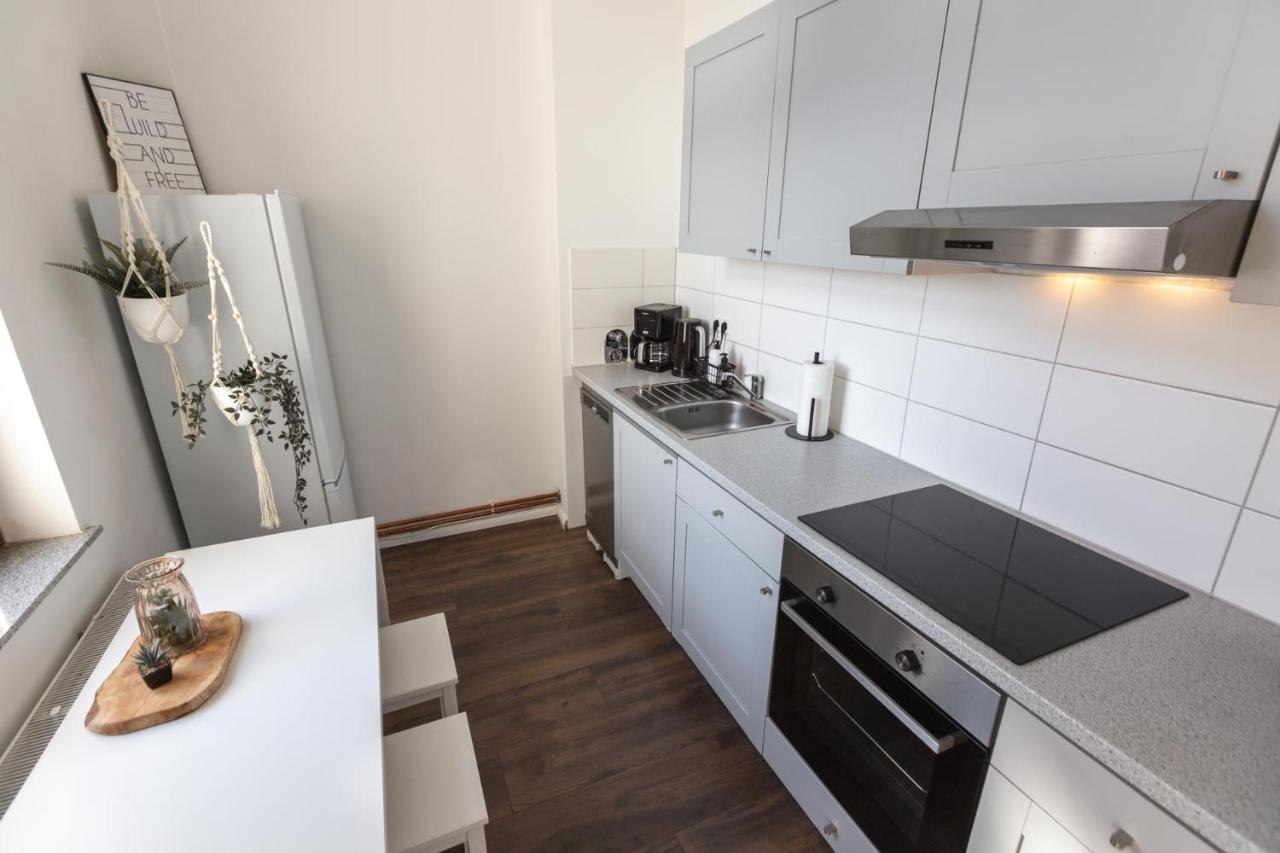 Koje Eins I Grosses Apartment Mit 2 Schlafzimmern เบรเมอร์ฮาเฟิน ภายนอก รูปภาพ